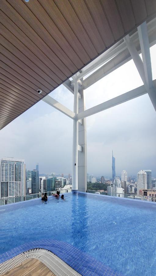 Appartamento Cl 29A Insta Klcc View & Infinity Pool Kuala Lumpur Esterno foto